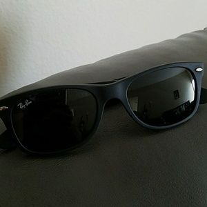Sunglass Matte Black like New